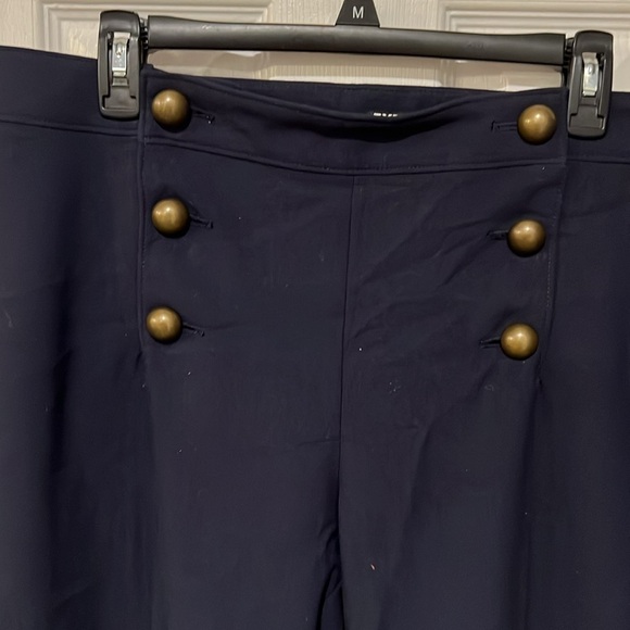 Women’s Express flare slacks - Picture 2 of 4